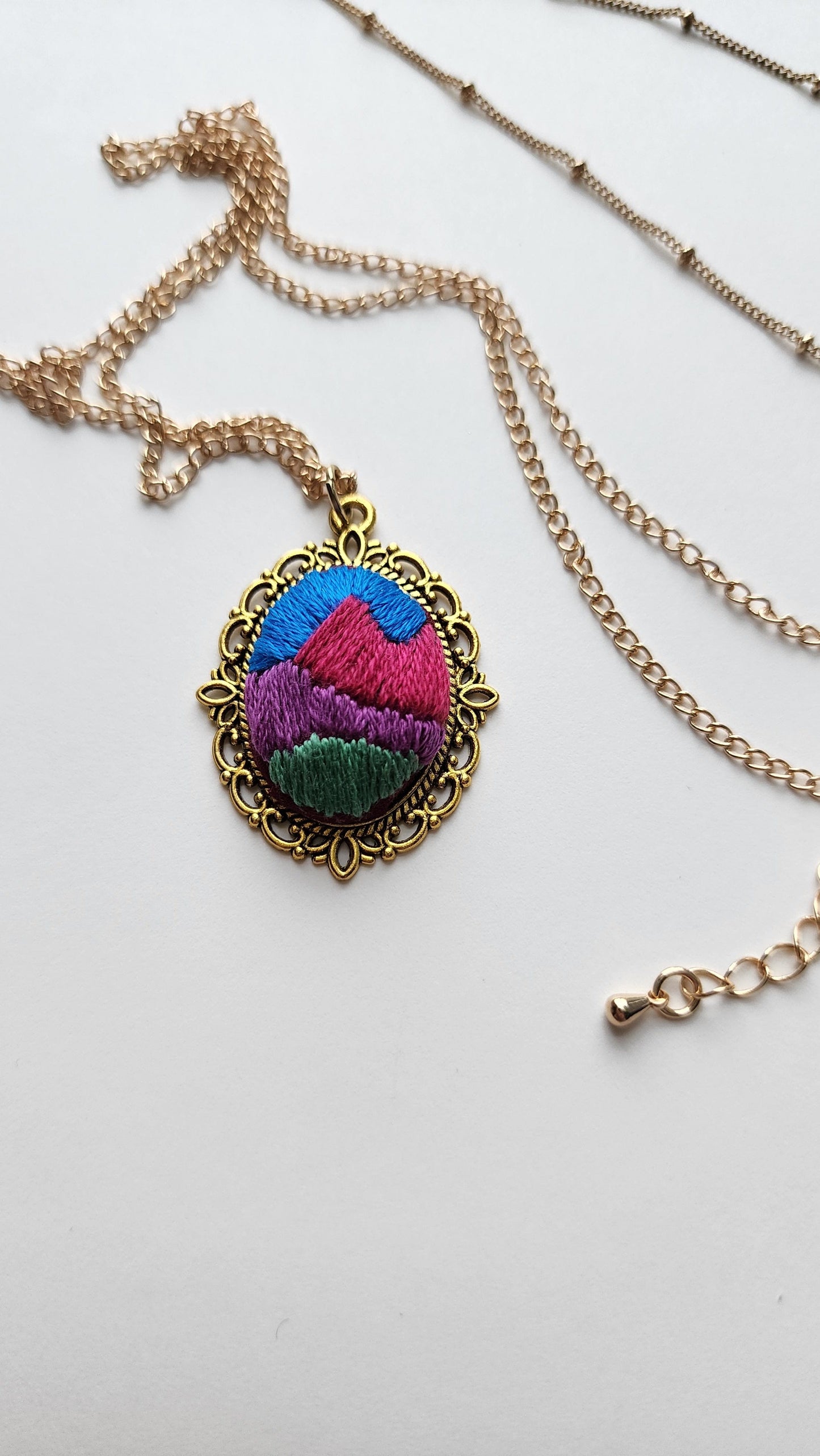 Embrace Embroidery Embroidered Necklace Retro Landscape Pendant